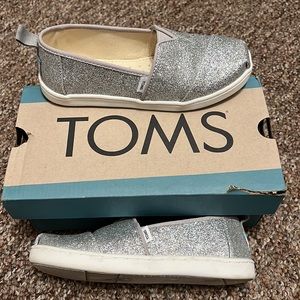 Toms silver glimmer shoes
